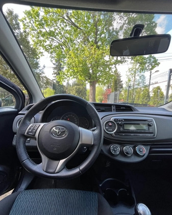 Toyota Yaris cena 22000 przebieg: 198000, rok produkcji 2012 z Warszawa małe 29